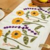 Caminos de mesa con detalles bordados - Imagen 11