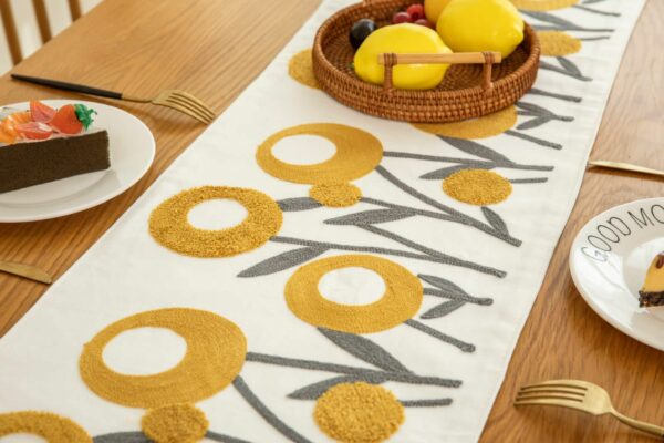 Caminos de mesa con detalles bordados - Imagen 14
